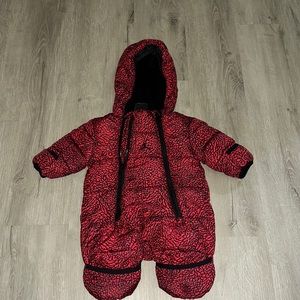 Jordan Snowsuit Baby boy/girl Hooded Abstracts print 0/3mos